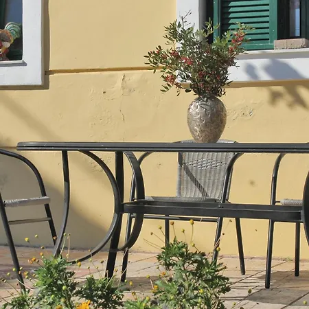 Cozy In Loutra Aidipsou With Wifi Casa vacanze