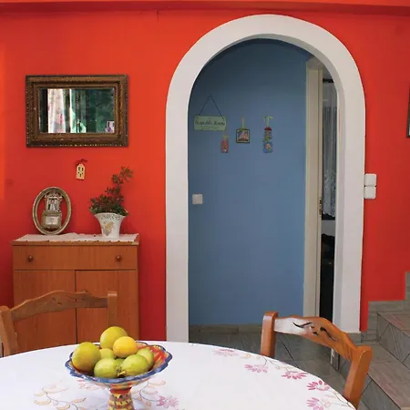 Casa vacanze Cozy In Loutra Aidipsou With Wifi